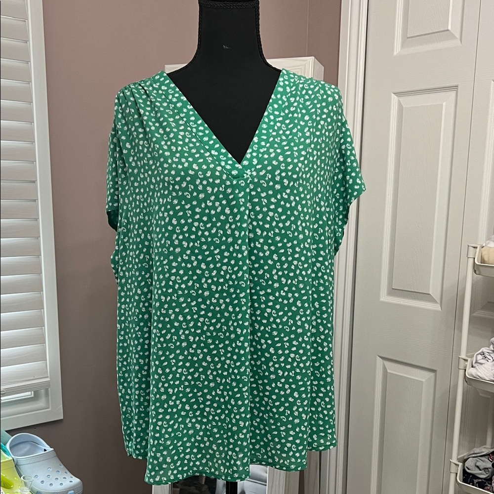Elegant Green Women's Blouse